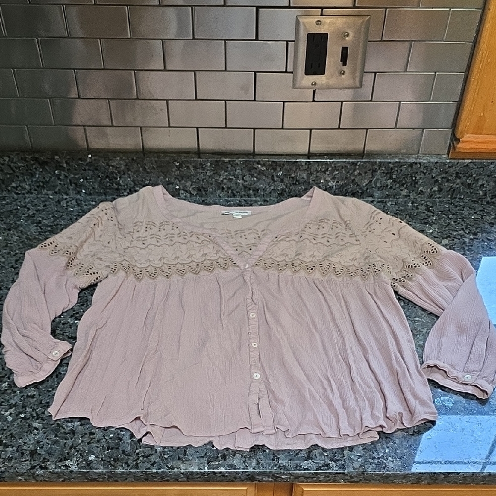 American Eagle Outfitters Button-Up Blouse - Light Pink